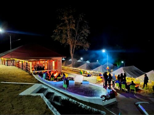 Banjara Mountain Retreat Chail Hills, Забронировать Отель Отели штата Химачал-Прадеш 4 звезды, 4*