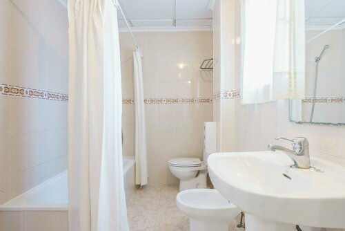 Oyo Hostal Casa Antonio, Забронировать Отель Сан-Висенте-дель-Распеч Коста-Бланка, рядом с Парк Л'Орт-де-Торрент
