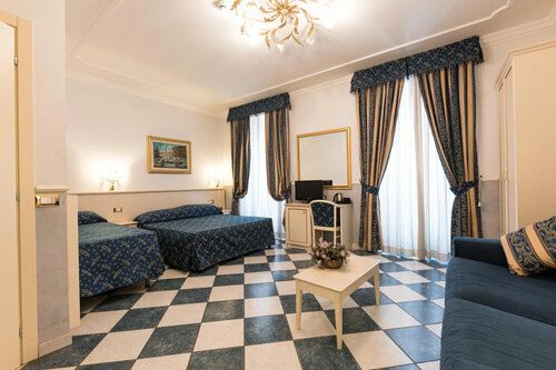Hotel Anfiteatro Flavio, Забронировать Отель Рионе Монти Рим, рядом с Фонтан Треви