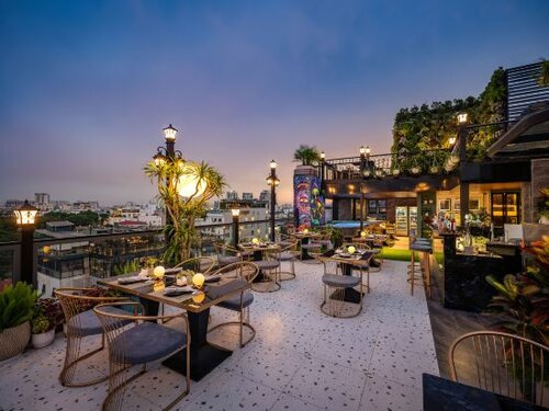 L\Signature Hotel & Spa, Забронировать Отель Отели Ханоя с парковкой, рядом с Парк им. Ленина, Парковка