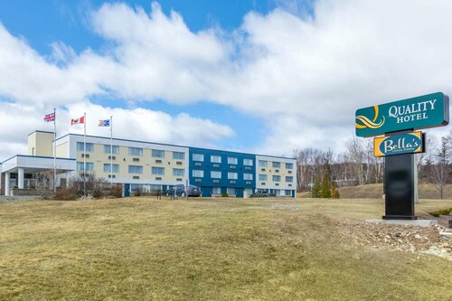 Quality Hotel, Забронировать Отель White Hills Кларенвилл