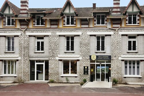 Logis Hôtel La Ruche, Book Hotel Hoteller i Upper Normandy med parkering, Parkering