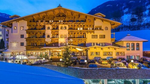 Ferienhotel Neue Post, Book Hotel Hoteller i Tyrol med parkering, Parkering