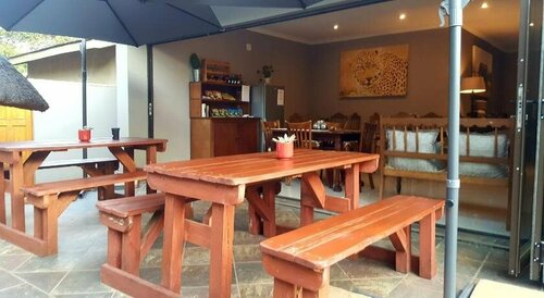 Aerotropolis Guest Lodge, Book Pension Hoteller i Kempton Park med pool, Swimmingpool