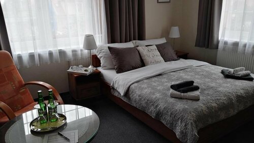 Pension Villa Marit, Rezerwuj Willa Hotele w Praga 10 ze śniadaniem, Śniadanie