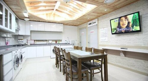 Easy Guesthouse, Забронировать Отель Отели Чханвон с парковкой, Парковка