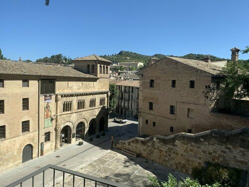 IRAIPE Estella Rooms Auto Check-in, Reserva ahora Hostal o pensión Estella Navarra