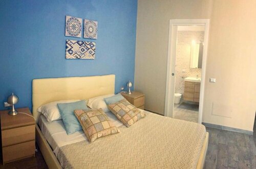 EmyJo Central B&B, Забронировать Отель «постель и завтрак» Отели Неаполя с завтраком, рядом с Церковь Пио Монте делла Мизерикордия, Завтраки