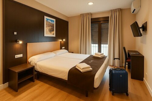 Hotel Plaza, Забронировать Отель Отели провинции Севильи 3 звезды, 3*