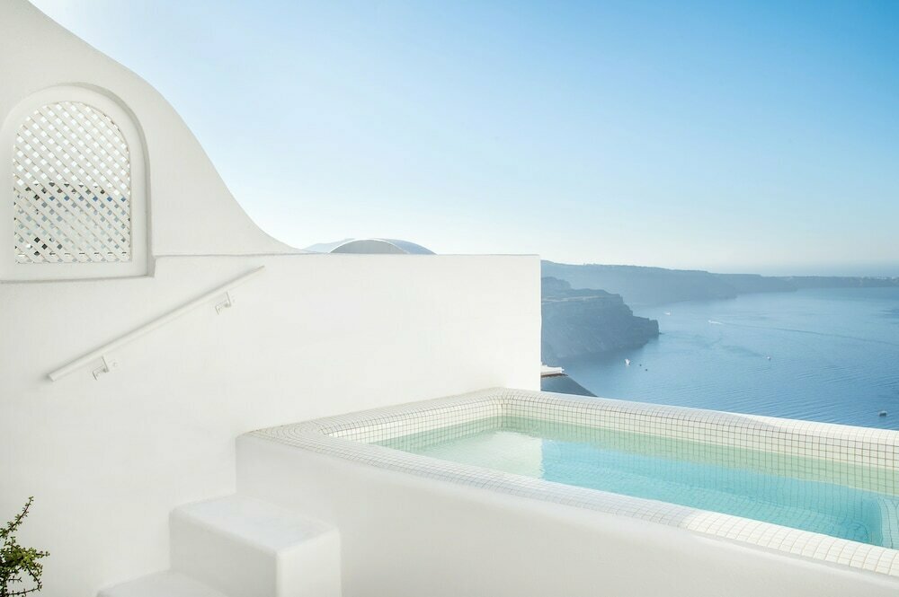 Aqua Luxury Suites by NOMÉE Hospitality Group