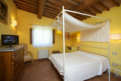 Azienda Agrituristica Le Chiuse, Забронировать Отель Отели Манчано с парковкой, Парковка
