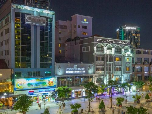 Royal Hotel Saigon, Забронировать Отель Отели Хошимина с бассейном, рядом с French Consulate General, Бассейн