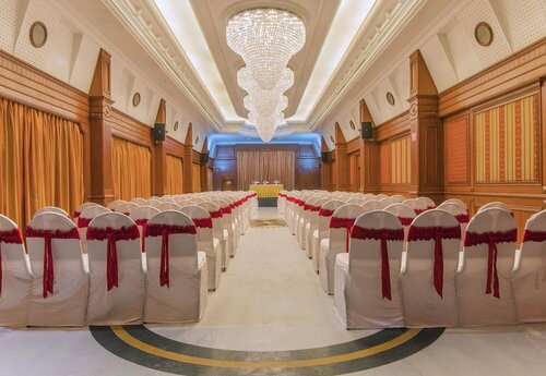 Hotel Annamalai International, Забронировать Отель Пондичерри Пондичерри
