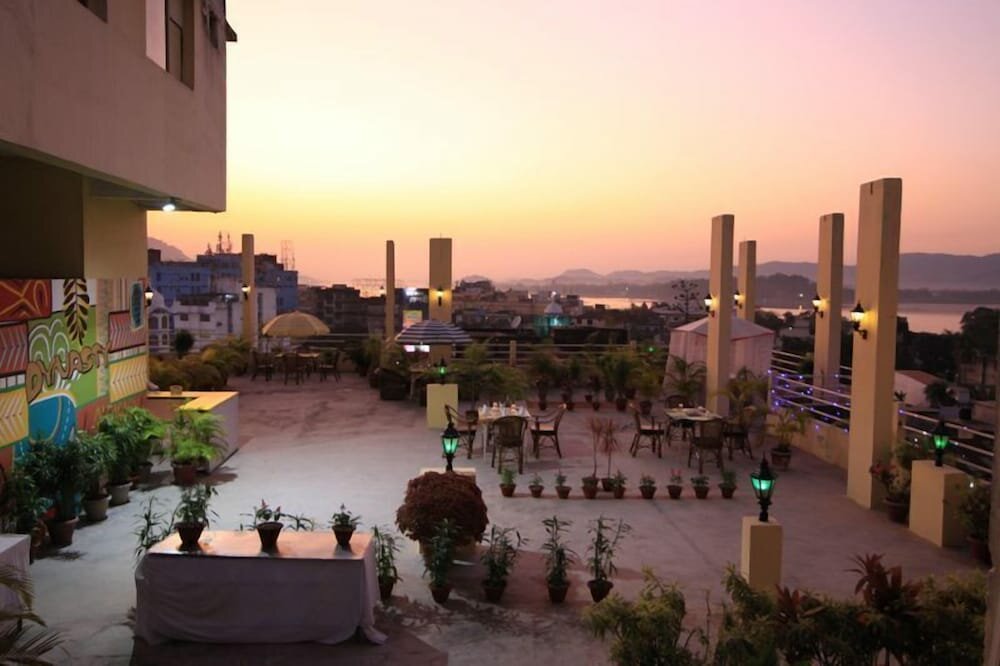 Dynasty Hotel