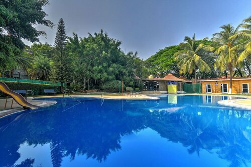 Celebrity Resort, Забронировать Курортный отель Отели Hyderabad Region с бассейном, Бассейн