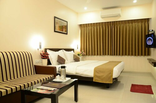 Hotel Sunny International, Забронировать Отель Отели Махабалешвар с завтраком, рядом с Озеро Венна, Завтраки