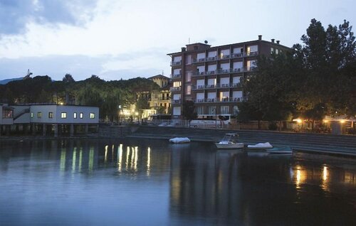 Hotel Lidò, Забронировать Отель Отели Пассиньяно-суль-Тразимено 4 звезды, 4*