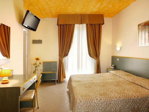 Hotel Storione, Забронировать Отель Отели Riviera Ovest с парковкой, Парковка