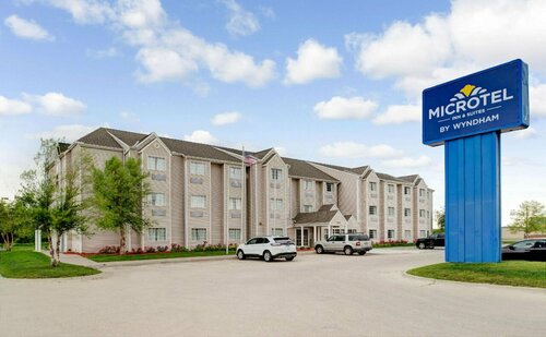 Microtel Inn & Suites by Wyndham Bellevue, Book Hotel Hoteller i Nebraska med parkering, Parkering