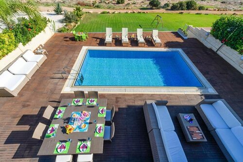 Leonies By The Sea, Rezerwuj Hotel Hotele w Protaras z parkingiem, w pobliżu Vyzakia Beach, Parking