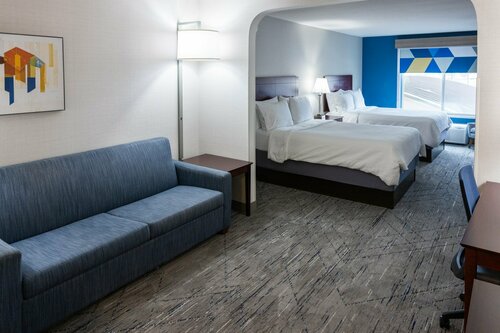 Holiday Inn Express Hotel & Suites Wichita Airport, an IHG Hotel, Reserva ahora Hotel Hoteles en Kansas con aparcamiento, Aparcamiento