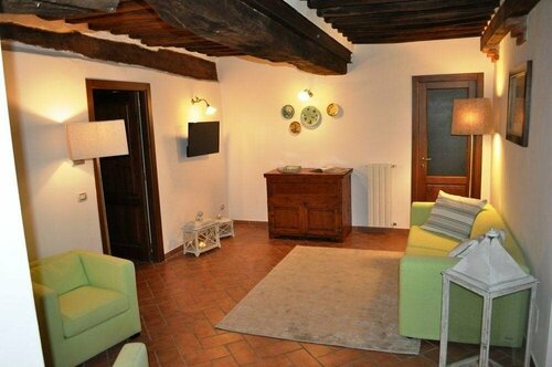 Casa Vacanze Vicolo delle Rose, Забронировать Отель Кастельнуово-Берарденга Кьянти, рядом с Parco Sculpture Del Chianti