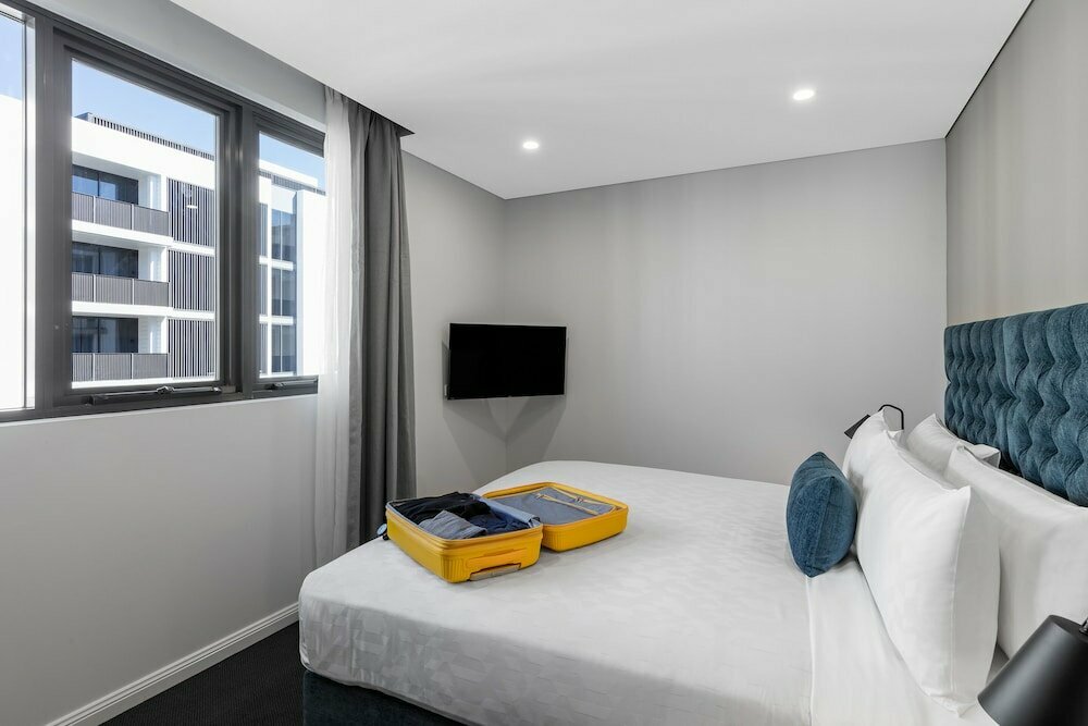 Meriton Suites Coward Street