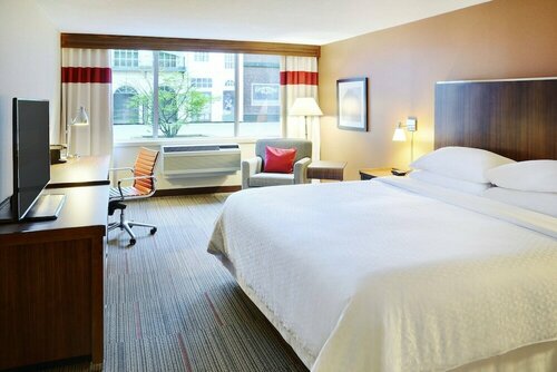 Four Points by Sheraton Halifax, Забронировать Отель Отели Галифакса с бассейном, рядом с Pier 21, Бассейн