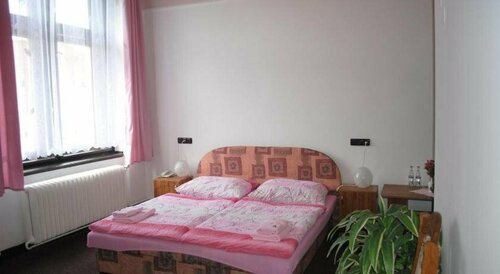 Hotel Obecní dům, Забронировать Отель Отели Czech Paradise 3 звезды, 3*