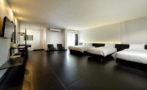 iSilver Hotel, Забронировать Отель Отели Чиангмай с бассейном, рядом с Ворота Чиангмая, Бассейн