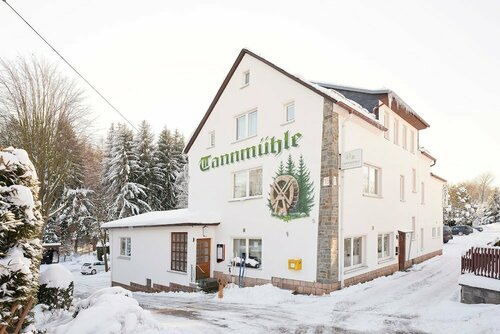 Waldhotel und Gasthaus Tannmühle, Book Hotel Hoteller i Sachsen med parkering, Parkering