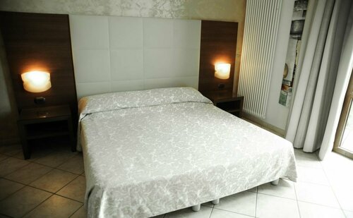 Hotel Bellavista, Забронировать Отель Санта-Мария-Новелла Флоренция, рядом с Кафедральный собор Санта-Мария-дель-Фьоре