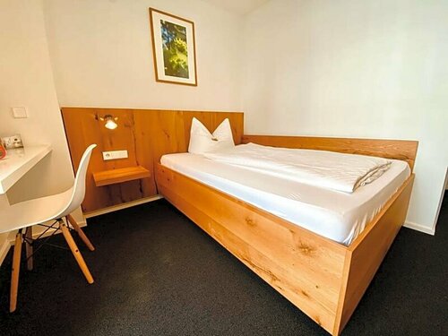 Stadthotel Waldhorn, Забронировать Отель  