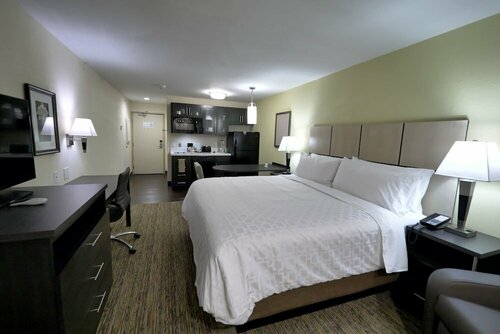 Candlewood Suites - Grand Prairie - Arlington by IHG, Забронировать Отель Отели Dallas - Fort Worth Metropolitan Area с парковкой, Парковка