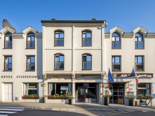 Hôtel Saint Laurent, Rezerwuj Hotel Hotele w Champagne - Ardenne z Basenem, Basen