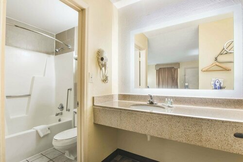 Quality Inn Kings Mountain, Забронировать Отель Кингс-Маунтин Северная Каролина