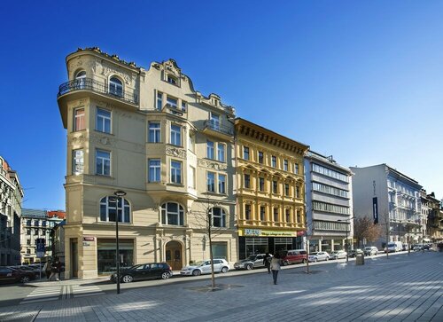 Отель Golden Crown, Забронировать Отель Прага 01 Прага, рядом с Площадь Карла