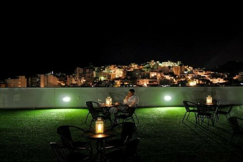 Bahía Almuñecar, Varaa Hotelli Hotellit Costa Tropical ruokailulla, Puolitäysi / Täysihoito