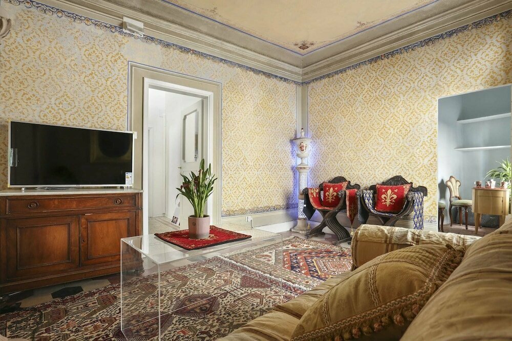 Lullaby Suite Near Palazzo Vecchio and Piazza Signoria-hosted by Sweetstay