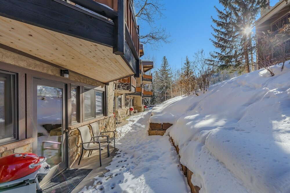 Laurelwood, A Destination Residence