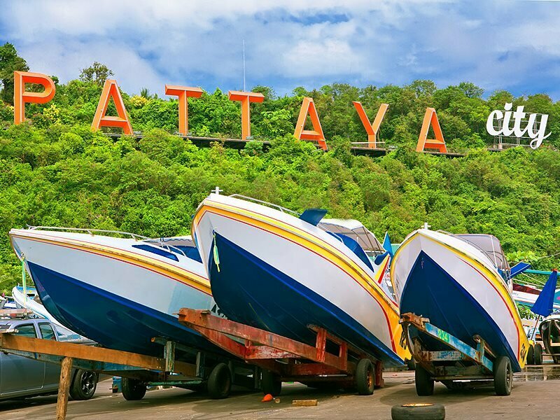 Atlantis Condo & Water Park Pattaya by the Sea