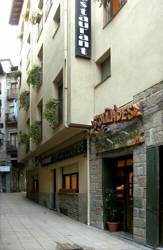 Hostal Les Collades, Забронировать Гостевой дом Гостевые дома Сорта, Гостевой дом