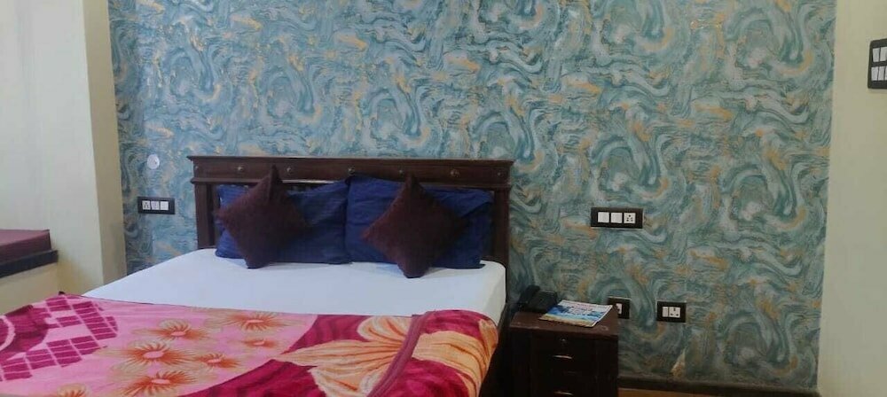 Janardan Resort Pangot