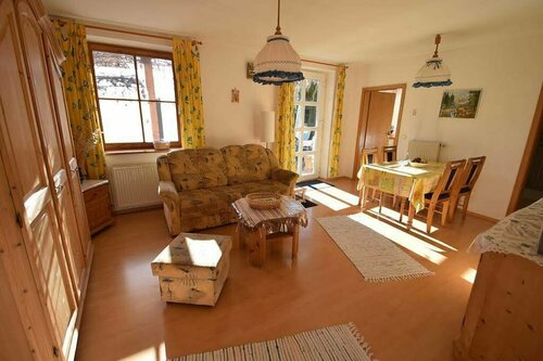 Ferienwohnung Christine, Забронировать Отель Отели Баварии с парковкой, Парковка