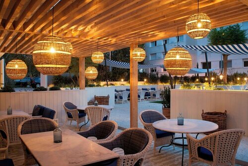 AC Hotel Victoria Suites by Marriott, Забронировать Отель Отели в центре Лес-Корт, в центре