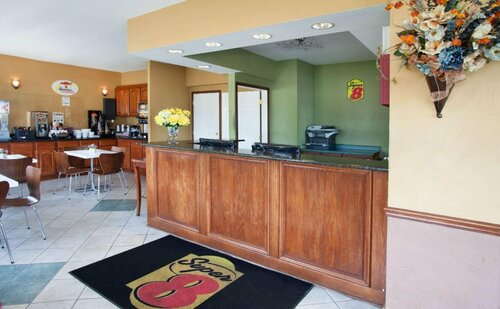 Super 8 Chicago/Rosemont/OHare/SE, Book Mini-hotel Hoteller i Chicago med parkering, Parkering