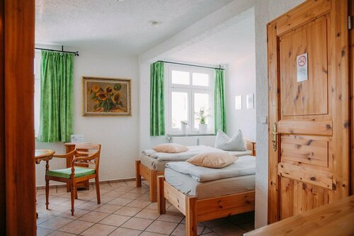 Pension Zum Goldenen Anker, Reservar Hotel Hotéis em Wittenberge com estacionamento, Estacionamento
