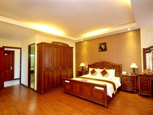 Luxury Nha Trang Hotel, Забронировать Отель Отели Нячанга 3 звезды, рядом с Khanh Hoa Post Office, 3*