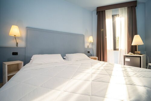 Hotel Corallo Rimini, Забронировать Отель Отели Римини с бассейном, Бассейн