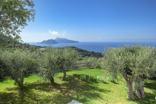 Villa Elia With Private Pool Sea View Terraces Parking and Garden